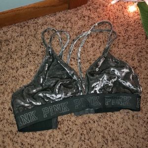 Pink Victoria’s Secret bralette💚🌵